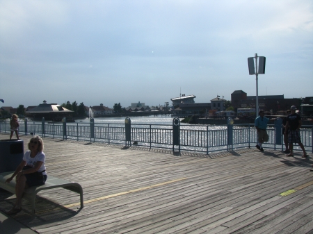 Michele Bachmann Dances On Stage, Signs Men’s Chests, And Owns The Crowd In Myrtle Beach (11 pics, 2 videos)