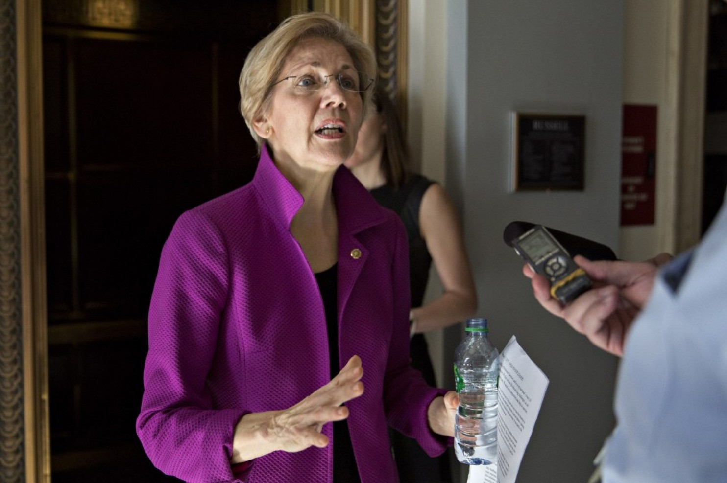 Shocking Washington Post article labels Warren a “grandstanding phony”