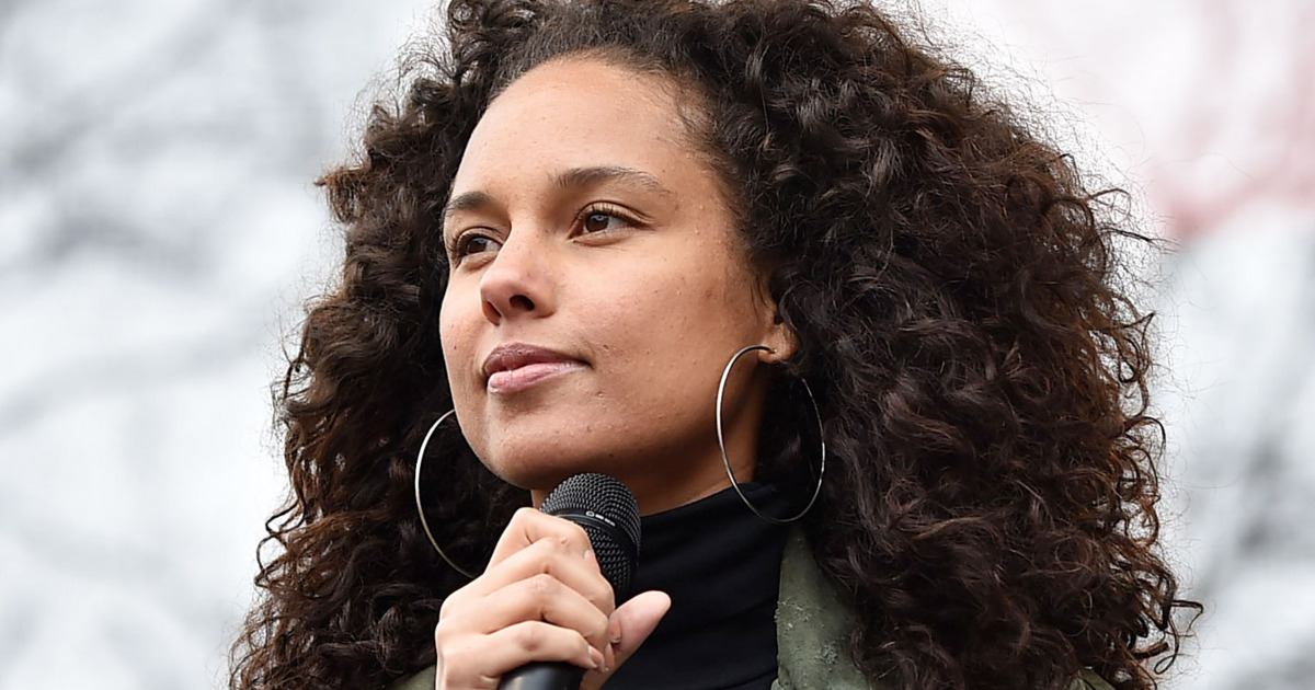 Alicia Keys Posts SHOCKING Image To Twitter Promoting ‘Oppression Of Women’ – Response? RAGE!